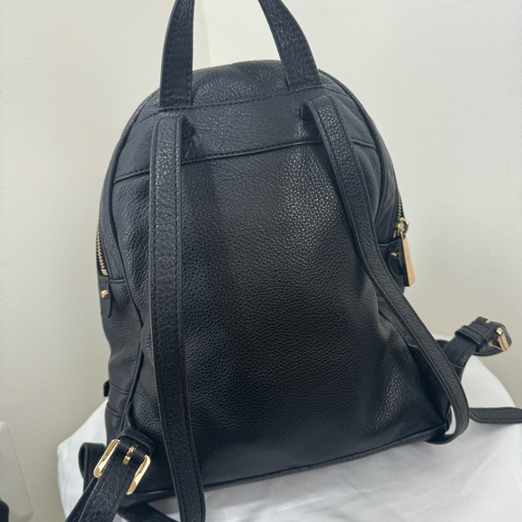 Michael KORS Black Pebble Leather Rhea zip Backpack. 3 pockets 1 zippered inside - Picture 7 of 8